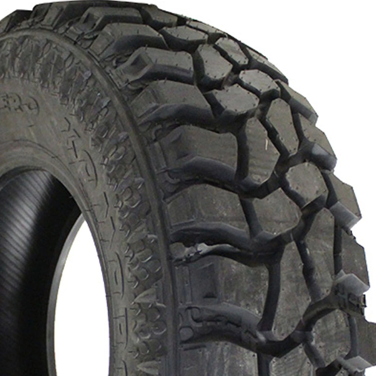 GT Radial Komodo MT Plus Mud-Terrain LT265/75R16 112/109Q C Light Truck Tire