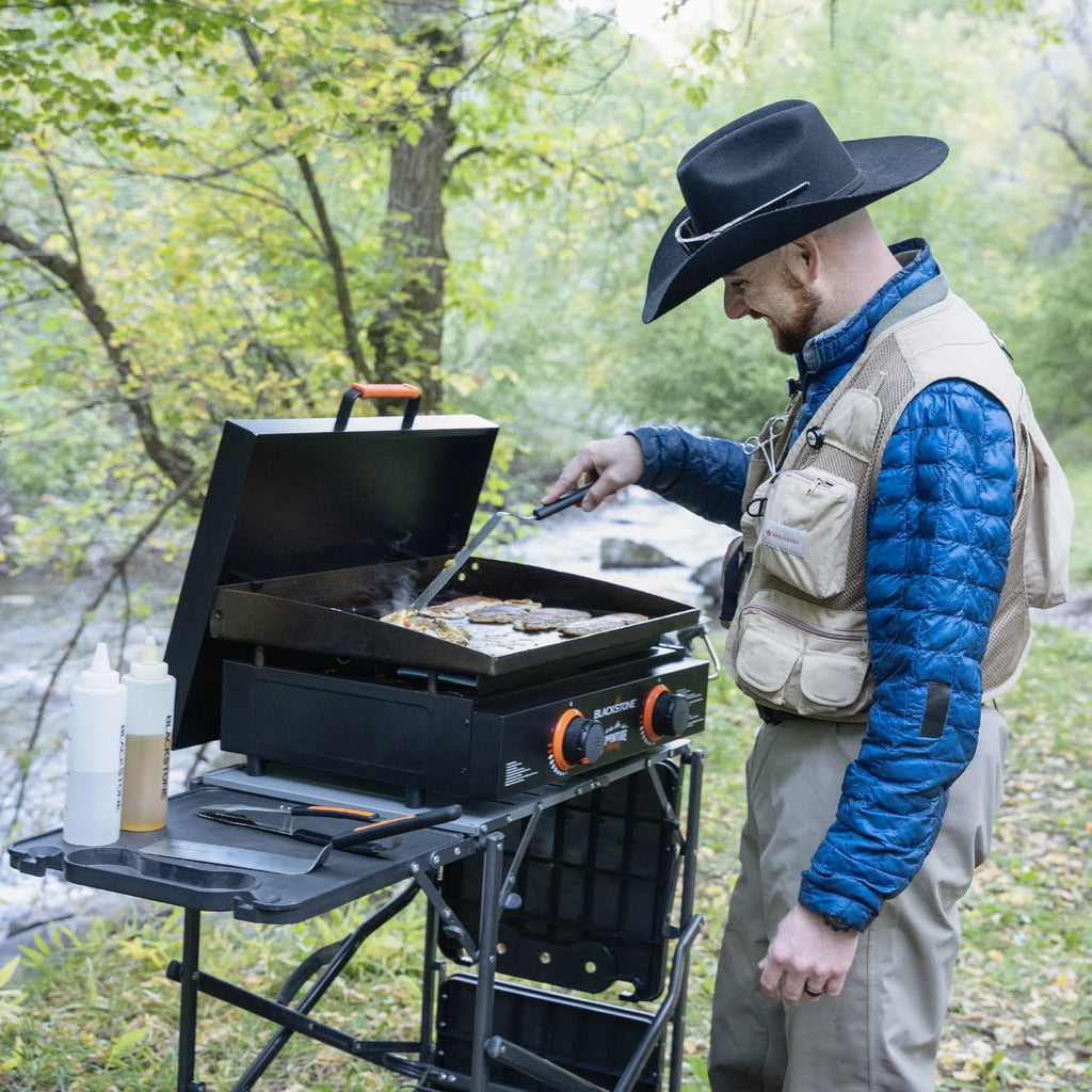 Blackstone Adventure Ready 2 - Burner 22" Propane Griddle with Hard Cover in Black