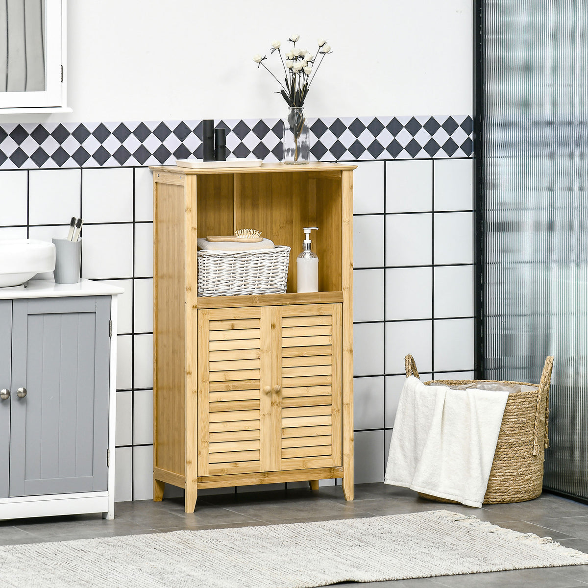 HOMCOM Badezimmerschrank Badschrank Standregal mit 2 Lamellentüren, offenem Regal, Bambus, Aufbewahrungsschrank Schrank für Badezimmer, Wohnzimmer 50 x 25,5 x 92cm Natur