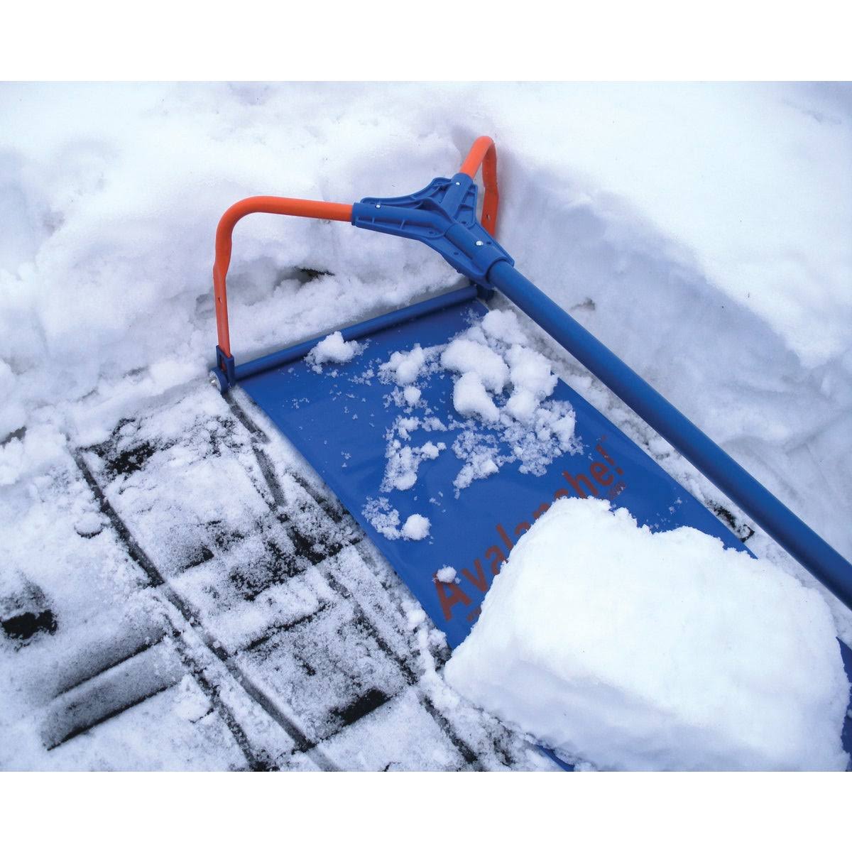 Avalanche 17 in. W x 16 ft. L Poly Wheeled Roof Rake